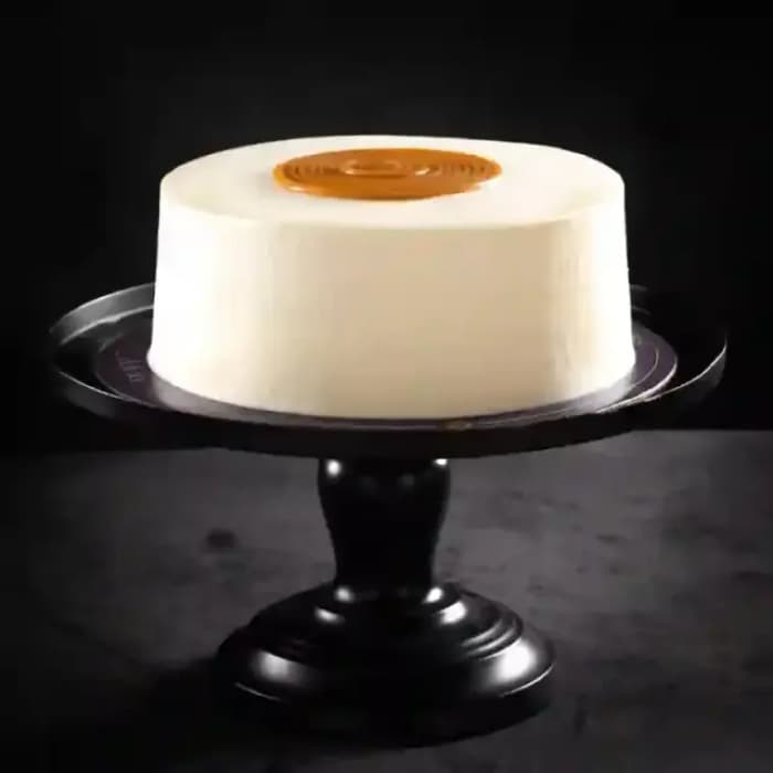 Salted Caramel Cake | Creamy Caramel & Vanilla Cake