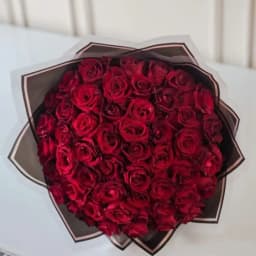 Glamour Flower Bouquet 50 Imported Roses thumbnail 2