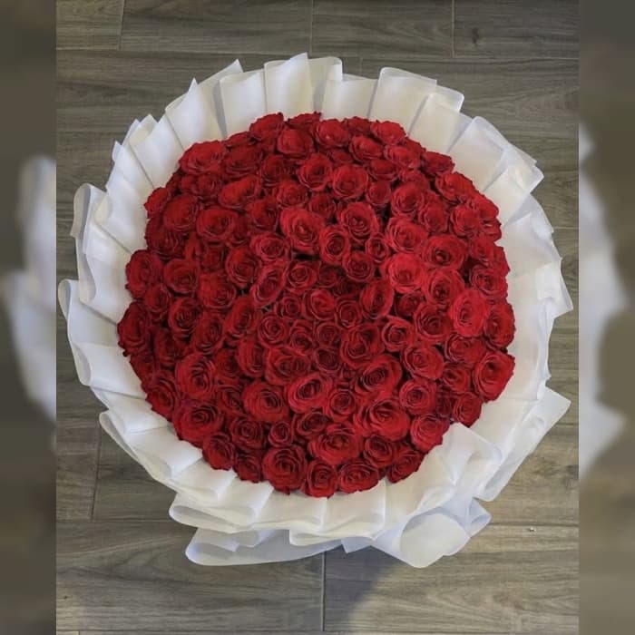 Luxury Red Roses Bouquet Rose with White Paper cover image 1