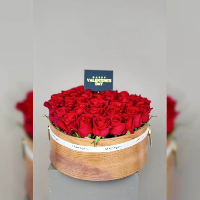 Luxury Flower Box Gift for Birthdays & Anniversaries in Pakistan