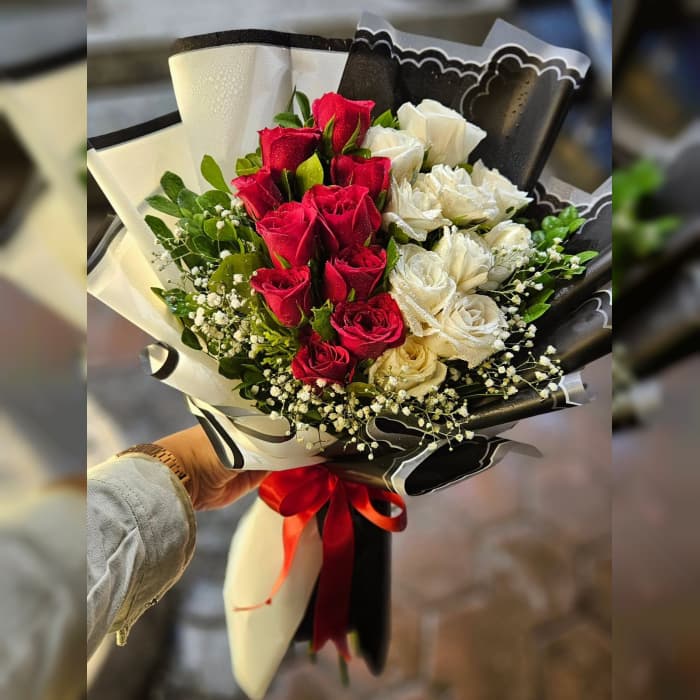 Red & White Roses Bouquet | Fresh Mixed Roses