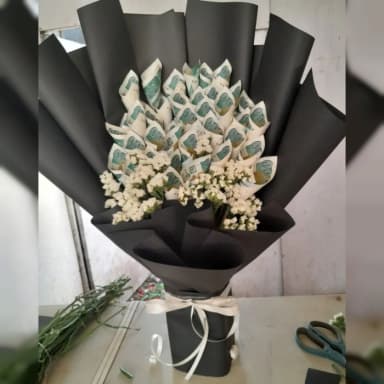 Beautiful Money Bouquet Cash & Fresh Flowers Gift