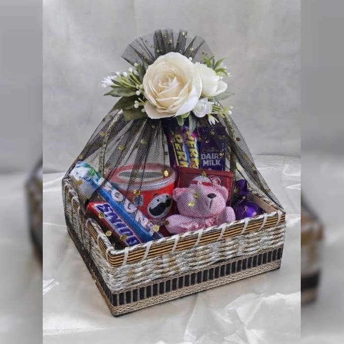 Compact Surprise Basket Perfect Pick