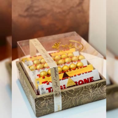 Stylish Acrylic Gift Box Luxury Transparent Gift Packaging for Elegant Gifting