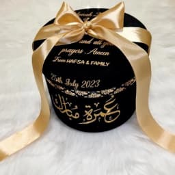 Personalised Umrah Gift Box Luxury Velvet Box with Roses & Chocolates thumbnail 2