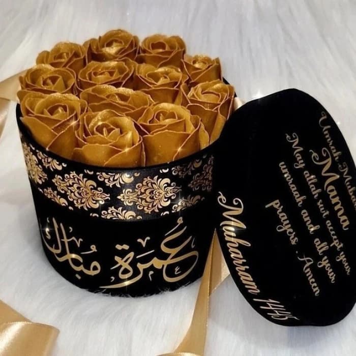 Personalised Umrah Gift Box Luxury Velvet Box with Roses & Chocolates cover image 4