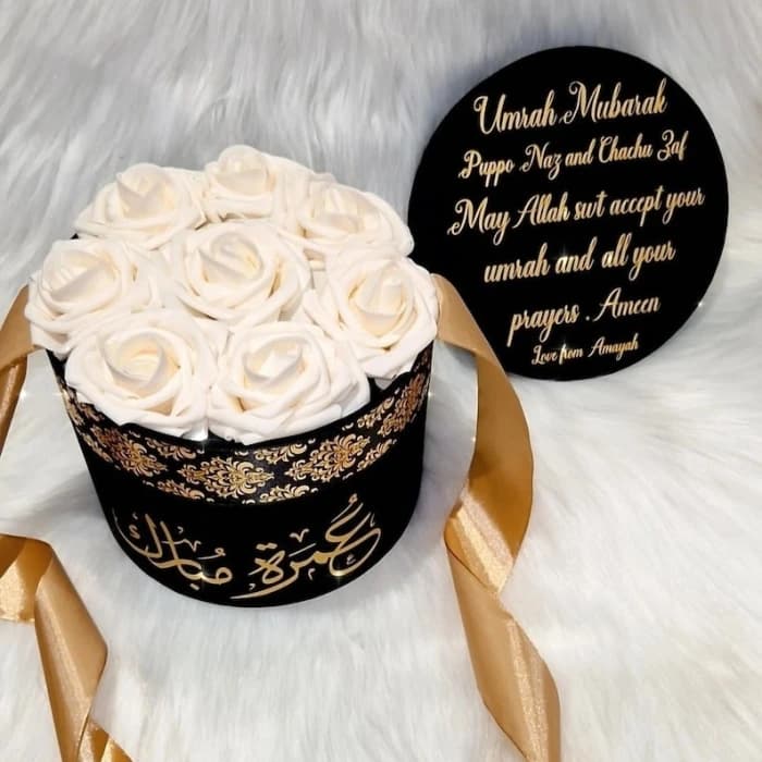 Personalised Umrah Gift Box Luxury Velvet Box with Roses & Chocolates cover image 8
