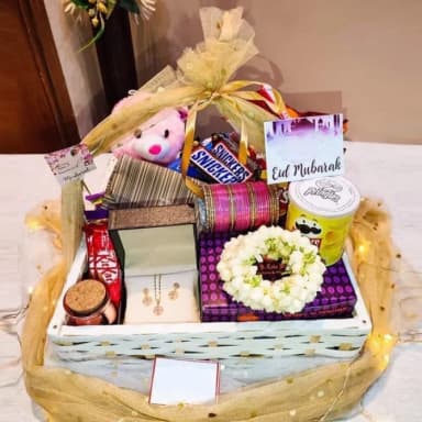 Ultimate Eid Elegance: Luxury Treats & Jewelry Mega Hamper