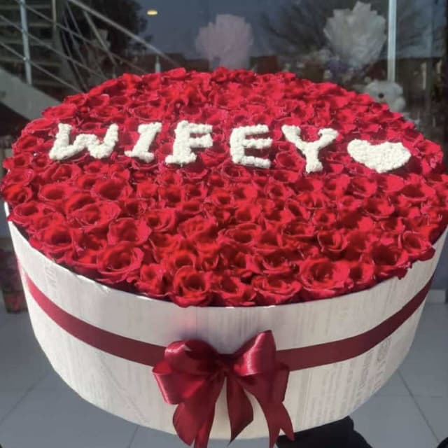 Wifey’s Lucky Day Rose Box Luxury Gift Pakistan