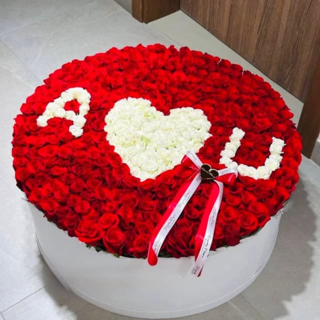 Luxury Rose Box | Personalized Premium Rose Arrangement