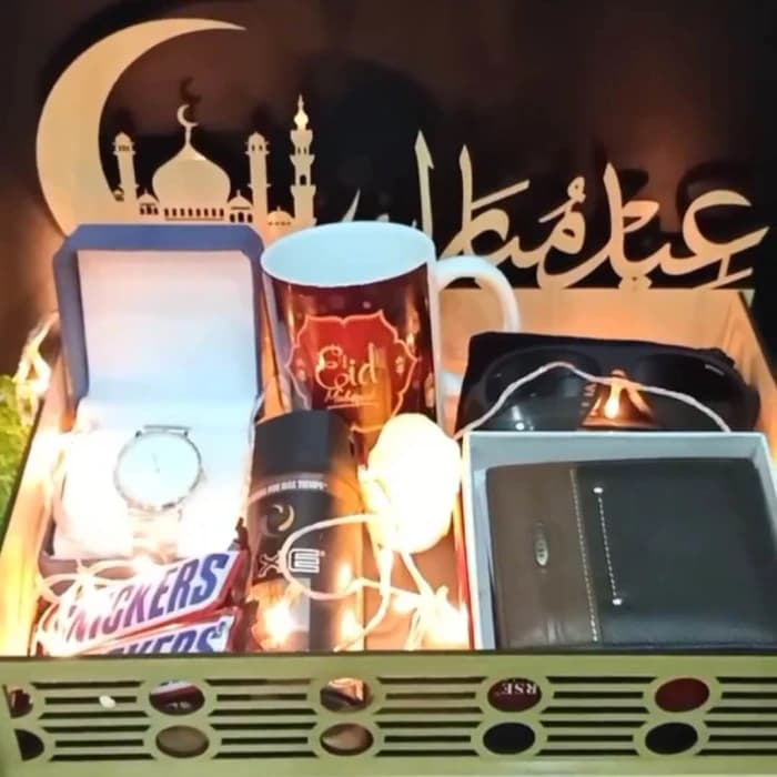 Wooden Eid Basket for Him Rustic Hamper with Gourmet Treats & Elegant Presentation