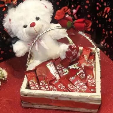 Kit Kat Love Basket 15 Kit Kats & Teddy Bear Gift Hamper
