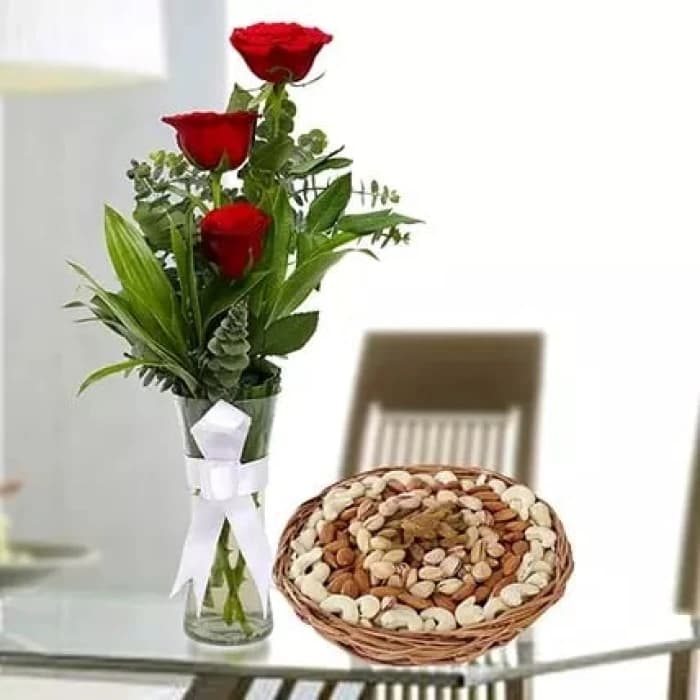 Romantic Red Roses Vase & Mixed Dry Fruits Combo