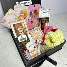 Treasure Chest Box Makeup & Jewelry Gift for Her thumbnail 3
