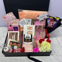 Birthday Gift Hamper for Women | Special Gift Hamper for Her thumbnail 3
